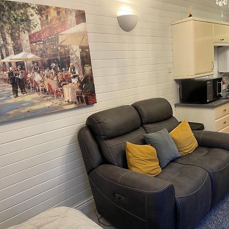 Cosy Cabin By The Seaside With Hot Tub Apartment Birchington-on-Sea ภายนอก รูปภาพ