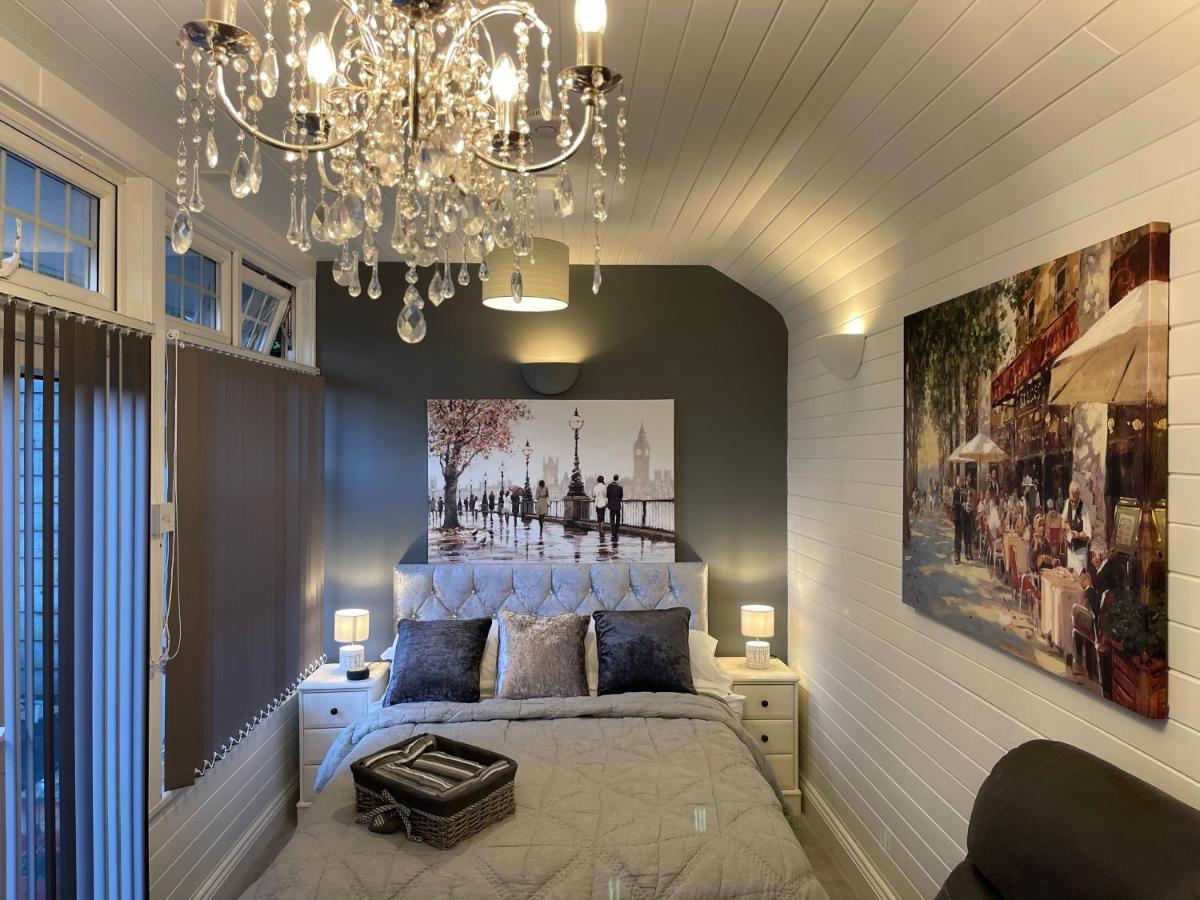 Cosy Cabin By The Seaside With Hot Tub Apartment Birchington-on-Sea ภายนอก รูปภาพ