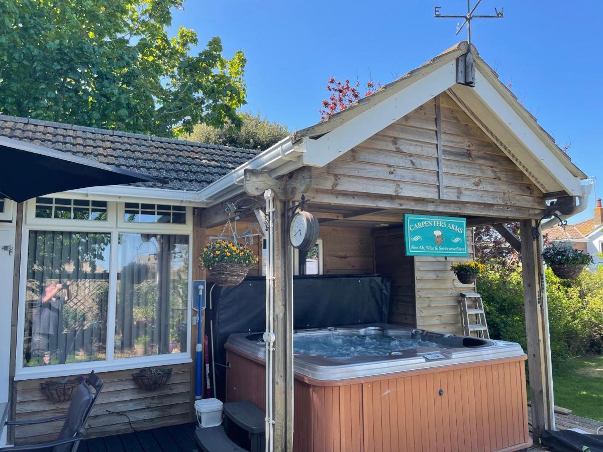 Cosy Cabin By The Seaside With Hot Tub Apartment Birchington-on-Sea ภายนอก รูปภาพ